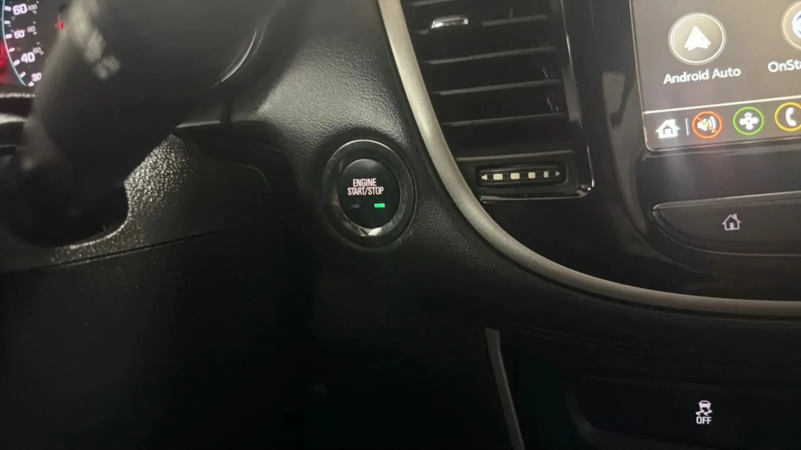 Used 2019 Chevrolet Trax LT w/ LT Convenience Package FWD image 16
