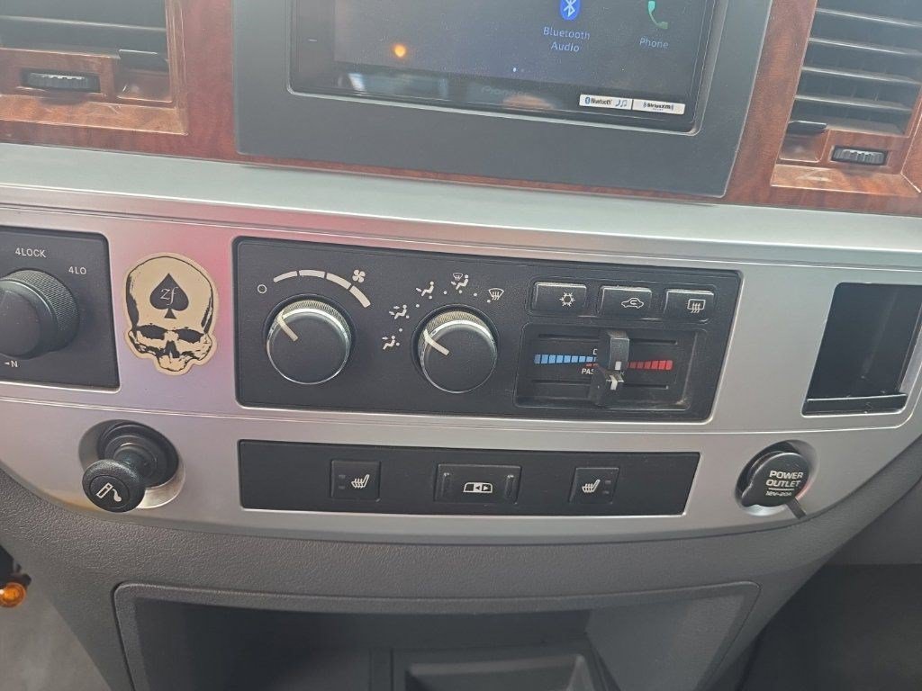 Used 2006 Dodge Ram 2500 Truck Laramie AWD/4WD image 5