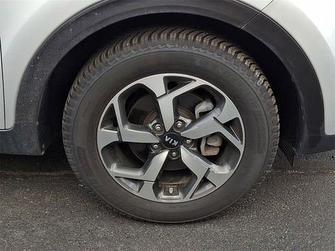 Used 2022 Kia Sportage LX image 8