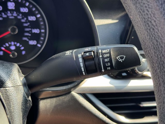 Used 2020 Kia Forte LXS FWD image 23