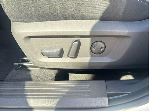 Certified 2025 Nissan Rogue SV AWD/4WD image 12