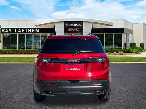Certified 2022 GMC Acadia SLT w/ Elevation Edition image 4