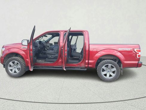 Used 2018 Ford F150 XLT w/ Equipment Group 302A Luxury AWD/4WD image 11