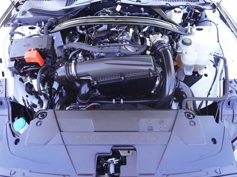 Used 2025 Ford Mustang Convertible RWD image 23