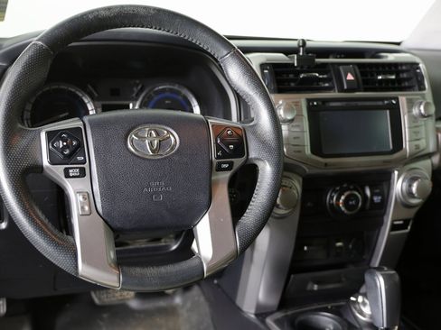 Used 2015 Toyota 4Runner SR5 Premium image 10