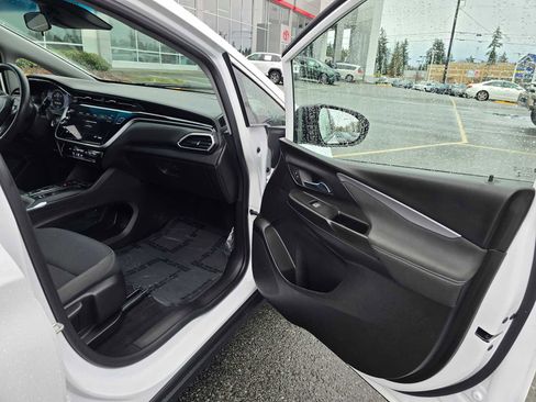 Used 2023 Chevrolet Bolt LT image 10