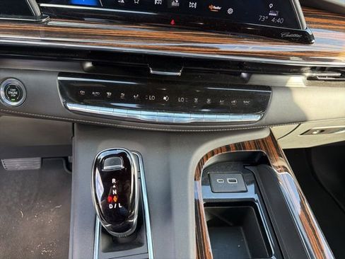 Used 2023 Cadillac Escalade ESV Premium Luxury image 28