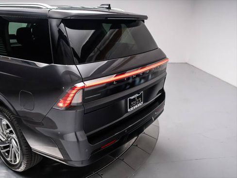 New 2026 Lincoln Navigator Premiere AWD/4WD image 31