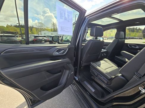 Used 2022 GMC Yukon SLT w/ SLT Luxury Package AWD/4WD image 11