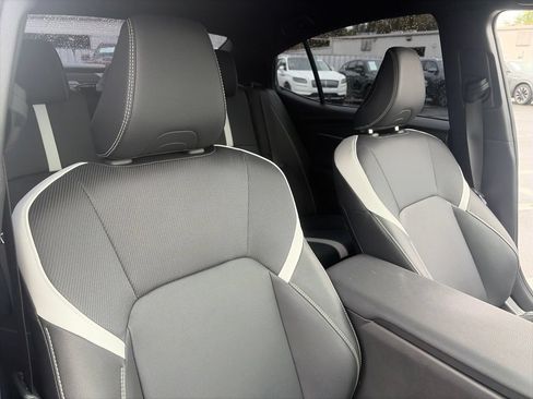 Used 2025 Toyota Camry SE w/ Convenience Package FWD image 33