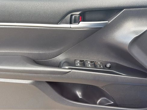 Used 2019 Toyota Camry LE image 17