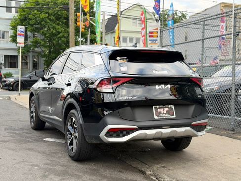 Used 2023 Kia Sportage EX AWD/4WD image 6