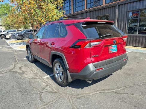 Used 2024 Toyota RAV4 LE AWD/4WD image 3