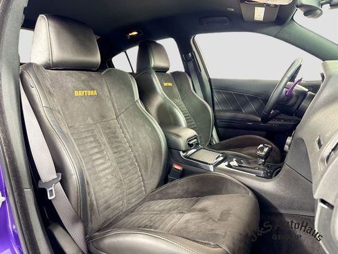 Used 2018 Dodge Charger R/T RWD image 34