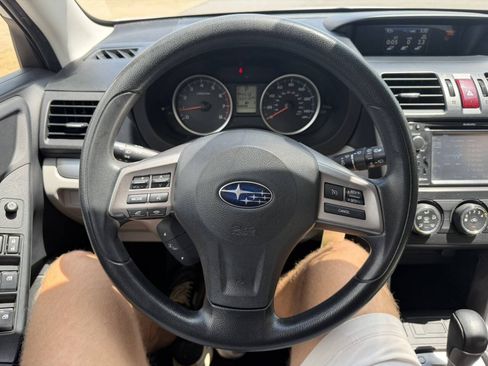 Used 2014 Subaru Forester 2.5i Premium AWD/4WD image 29