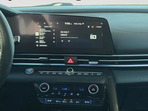 Used 2023 Hyundai Elantra Limited FWD image 23