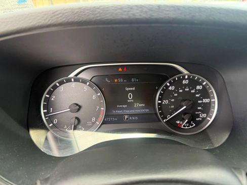Used 2023 Nissan Frontier SV w/ Technology Package RWD image 12