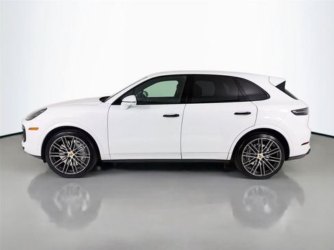 Used 2022 Porsche Cayenne Turbo AWD/4WD image 2