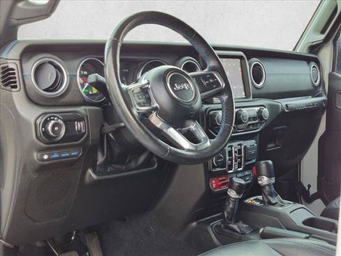 Used 2023 Jeep Wrangler Unlimited Rubicon 4xe w/ Cold Weather Group AWD/4WD image 10