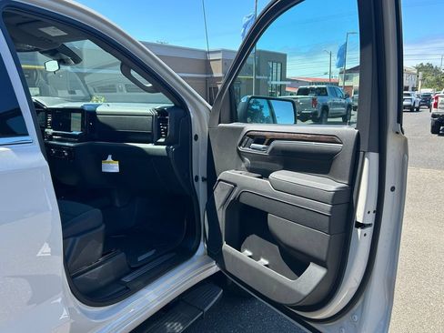 New 2026 GMC Sierra 1500 SLE w/ X31 Off-Road Package AWD/4WD image 32