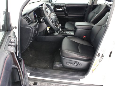 Used 2018 Toyota 4Runner TRD Off-Road Premium AWD/4WD image 14