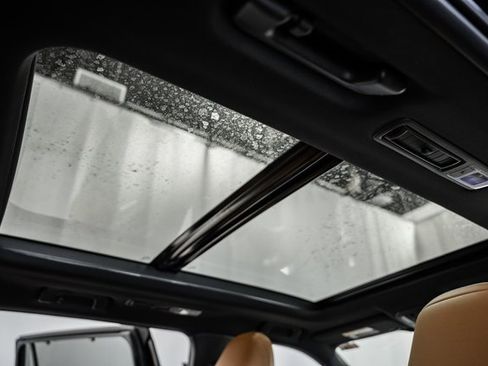 New 2026 Toyota Highlander Platinum image 36