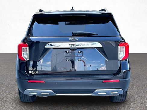 Used 2023 Ford Explorer XLT w/ Equipment Group 202A RWD image 6