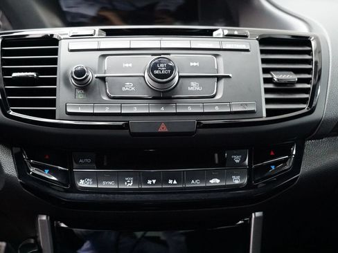 Used 2017 Honda Accord Sport image 20