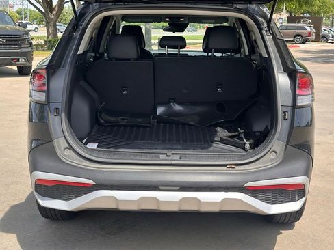 Used 2025 Kia Sportage EX image 11