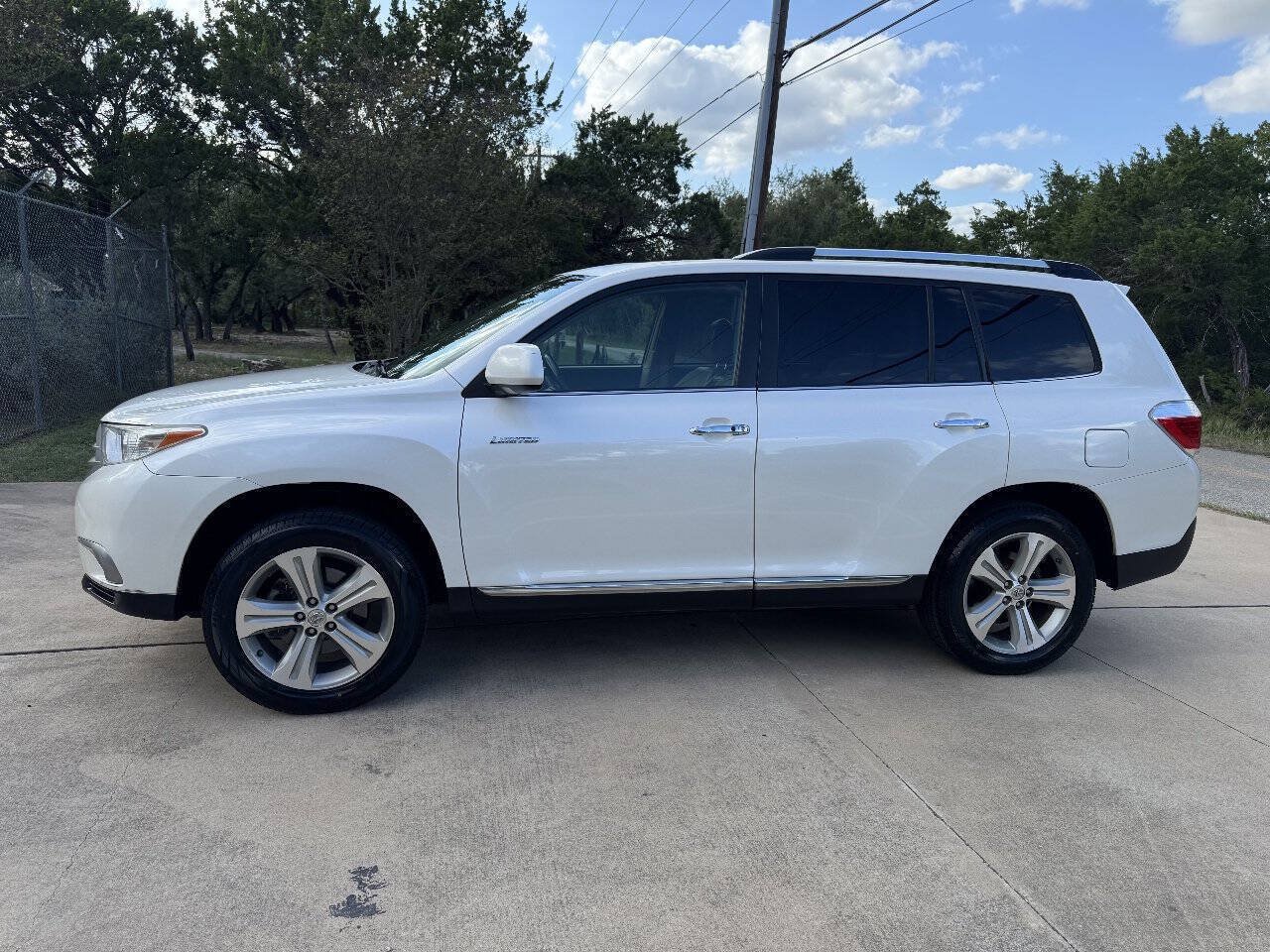 Used 2013 Toyota Highlander Limited AWD/4WD image 7
