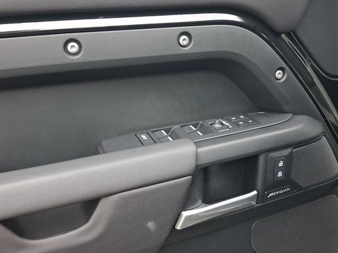 Used 2025 Land Rover Defender 110 S AWD/4WD image 13