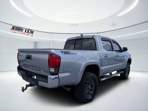 Used 2020 Toyota Tacoma SR5 w/ SR5 Appearance Package (SM) RWD image 2