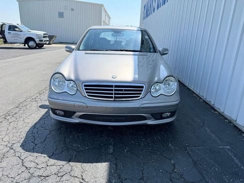Used 2007 Mercedes-Benz C 230 Sedan image 3