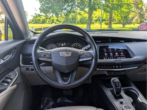 Used 2020 Cadillac XT4 Premium Luxury w/ Driver Awareness Package FWD image 31