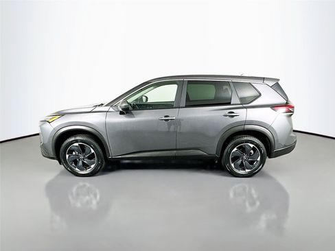 Used 2025 Nissan Rogue SV AWD/4WD image 8