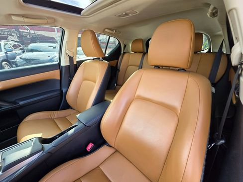 Used 2014 Lexus CT 200h image 22