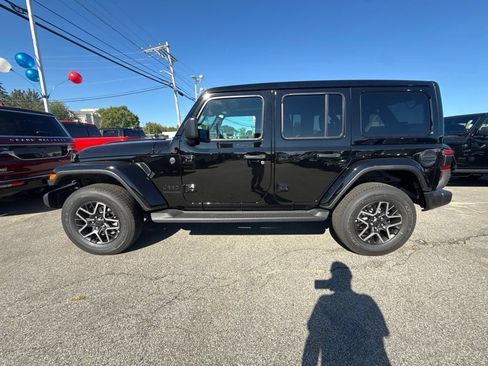 New 2027 Jeep Wrangler Unlimited Sahara AWD/4WD image 2