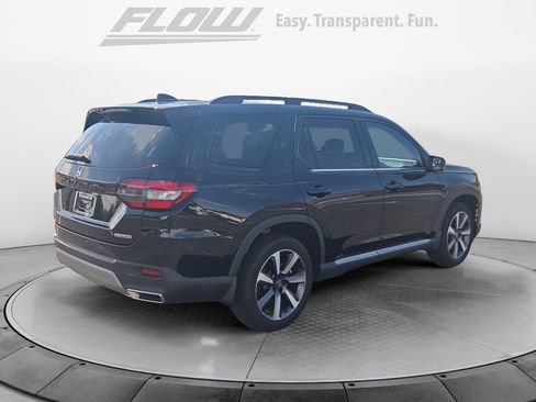 Certified 2024 Honda Pilot Touring image 7