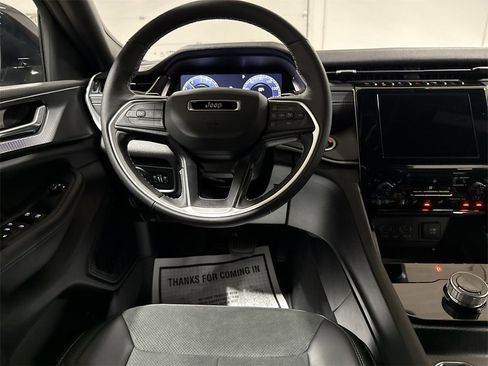 New 2025 Jeep Grand Cherokee Altitude w/ Trailer Tow Package image 19