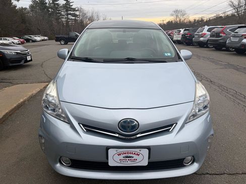 Used 2013 Toyota Prius V Five image 2