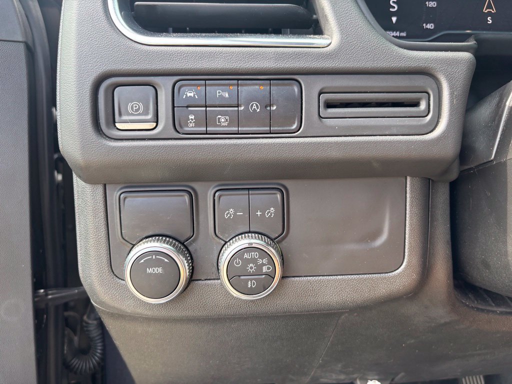 Used 2023 GMC Yukon XL SLT w/ SLT Luxury Package RWD image 29