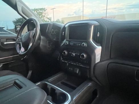 Used 2022 Chevrolet Silverado 1500 LT Trail Boss w/ LPO, Dark Essentials Package AWD/4WD image 9