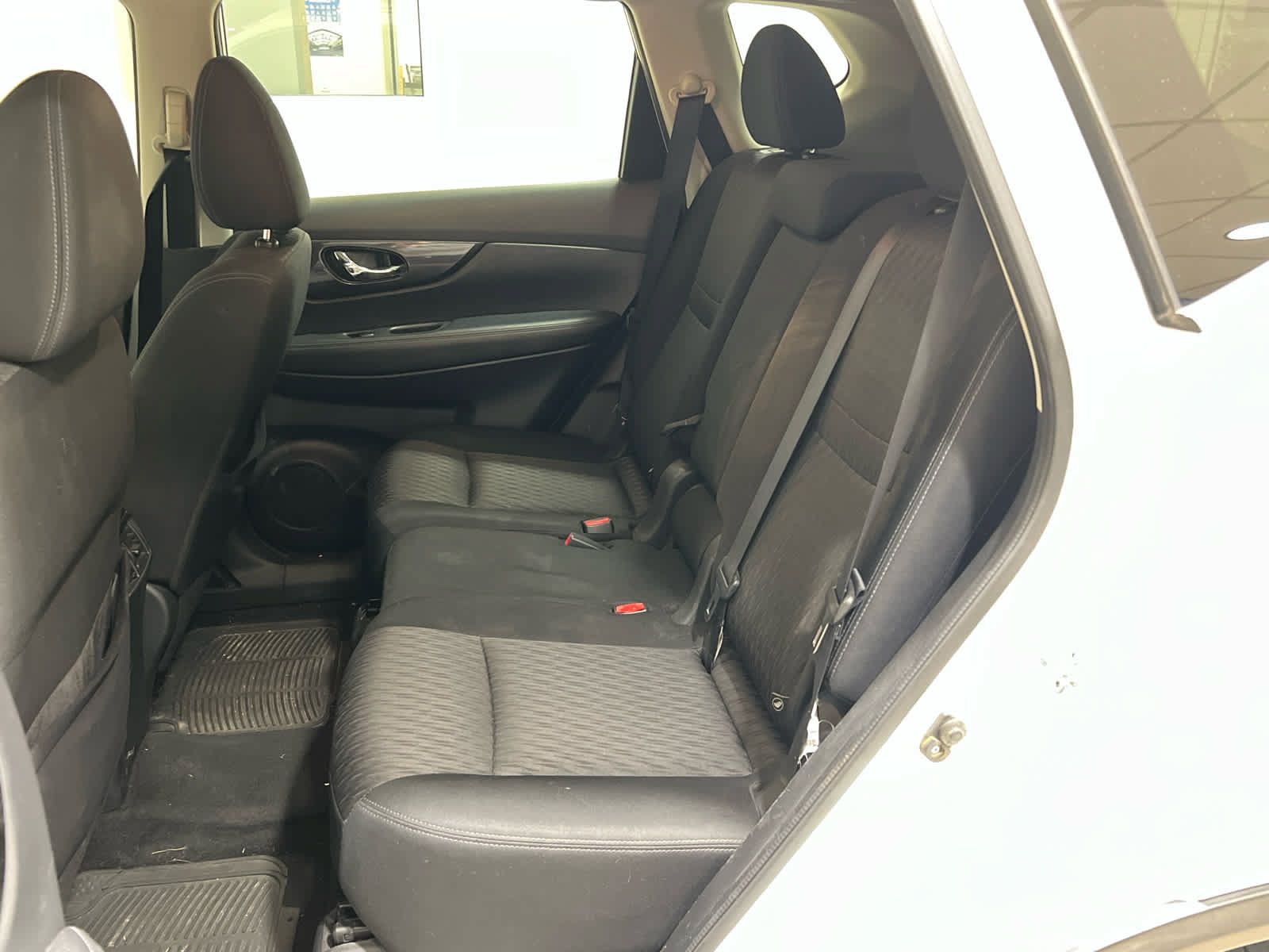 Used 2017 Nissan Rogue SV FWD image 10