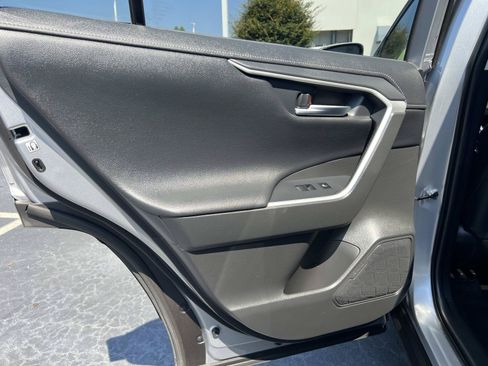 Used 2020 Toyota RAV4 Limited AWD/4WD image 11