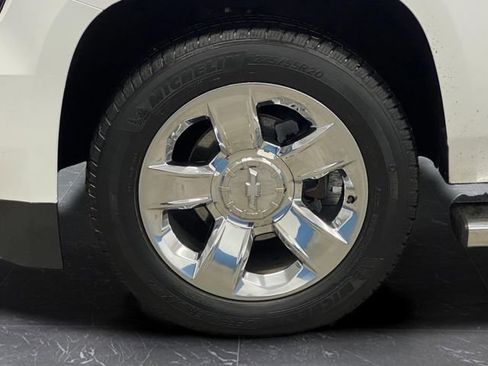 Used 2019 Chevrolet Suburban LT w/ LT Signature Package image 43