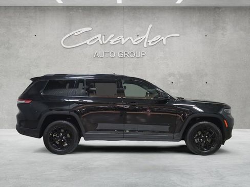 Used 2024 Jeep Grand Cherokee L Altitude image 17