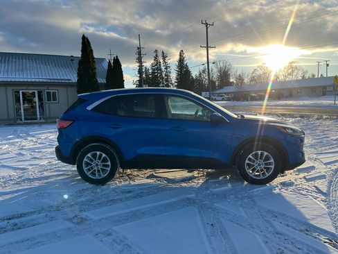 Used 2021 Ford Escape SE image 6