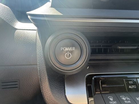 Used 2025 Toyota Prius LE FWD image 13