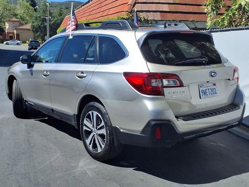 Used 2018 Subaru Outback 2.5i Limited AWD/4WD image 5