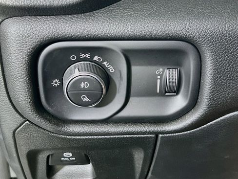 Used 2023 RAM 1500 Big Horn AWD/4WD image 10